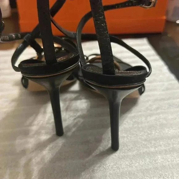 GUCCI Karung Stiletto. Made of Karung (snake skin) and leather. Satin sole. - Picture 4 of 6